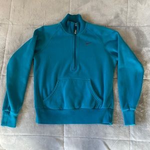 NIKE Women half zip sweatshirt.